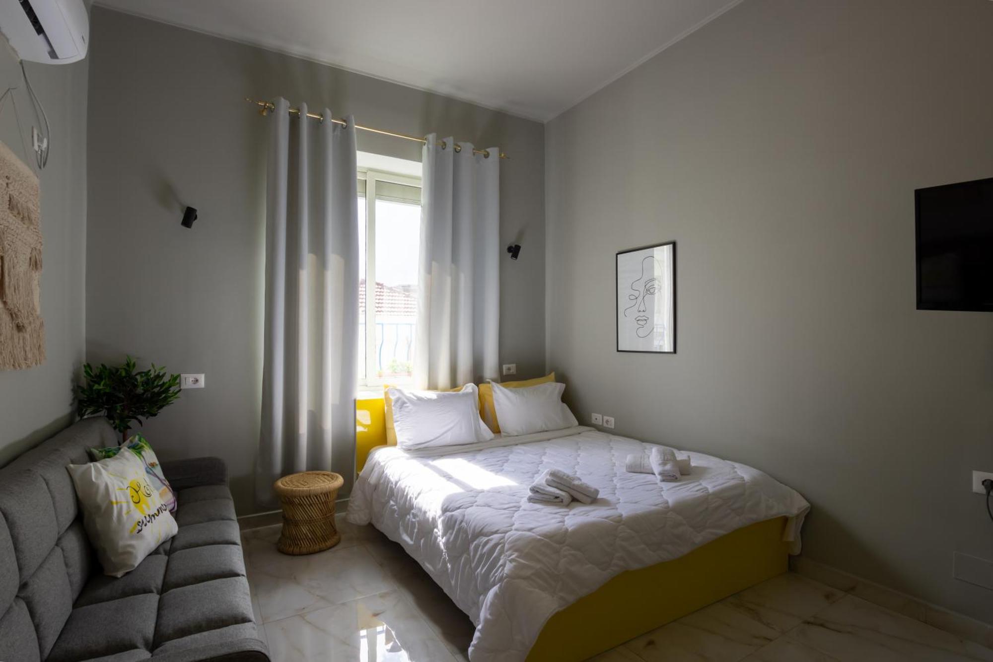 Jonian Boutique Hotel Saranda Oda fotoğraf